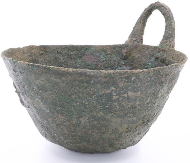Bronze vessel